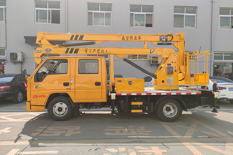 江铃13米双排蓝牌高空作业车