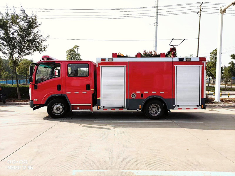 五十铃3.5吨水消防车